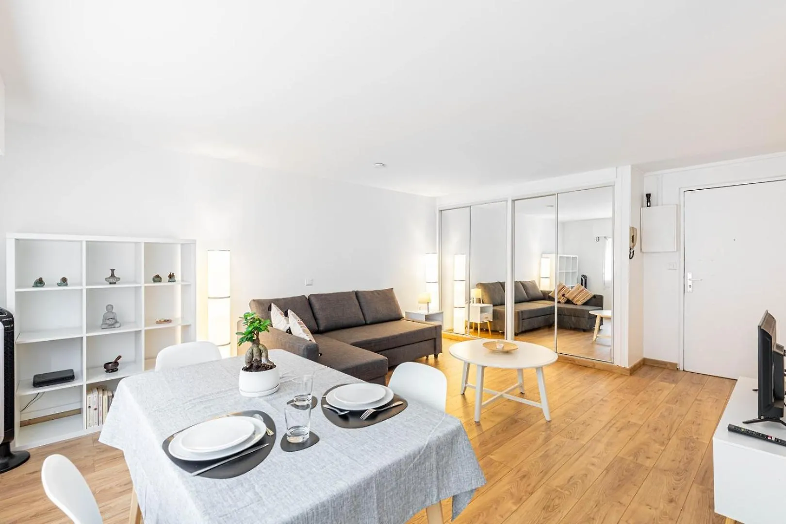 Guestready - Studio Baigne De Lumiere Dans Le 19E Париж Франция